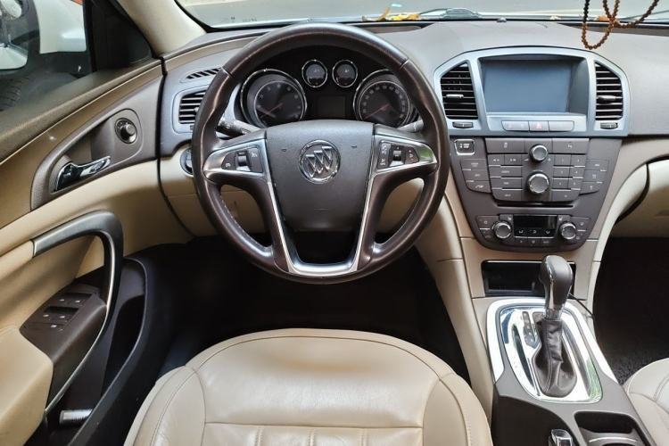 Used Buick Regal 2012 2.0L Luxury Edition Steering Wheel