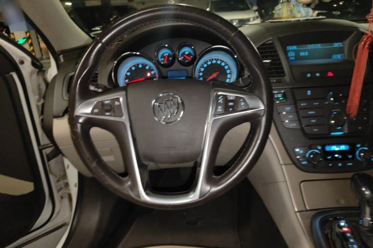 Used Buick Regal 2012 2.0L Luxury Edition Steering Wheel