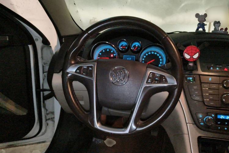 Used Buick Regal 2012 2.0L Luxury Edition Steering Wheel