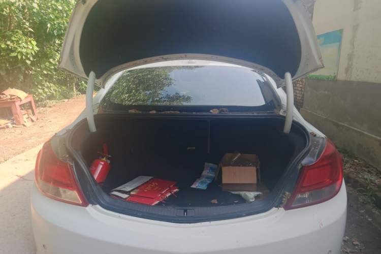Used Buick Regal 2012 2.0L Luxury Edition Trunk