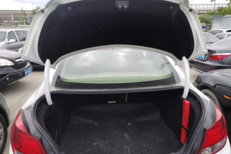 Used Buick Regal 2012 2.0L Luxury Edition Trunk
