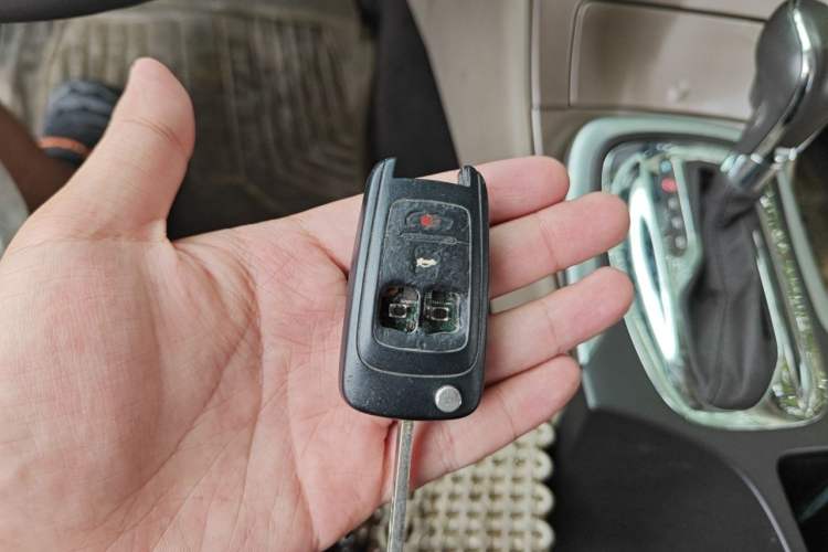 Used Buick Regal 2012 2.0L Luxury Edition Vehicle Key