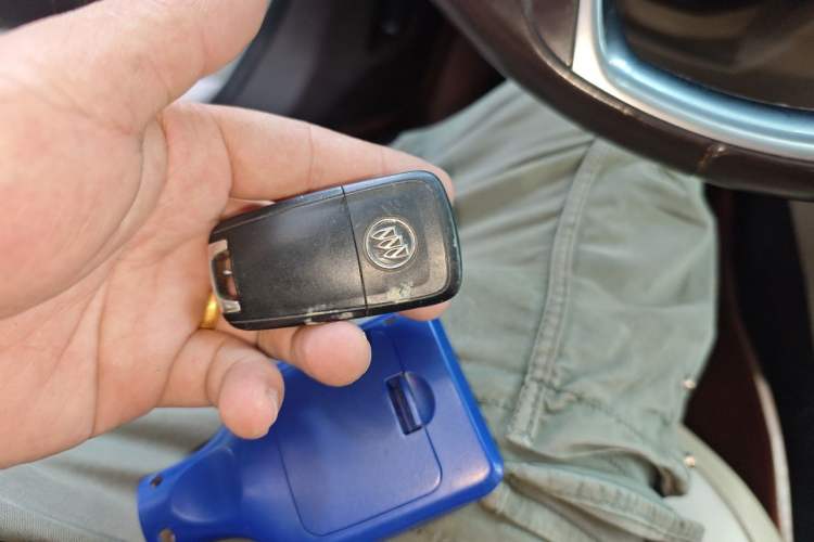 Used Buick Regal 2012 2.0L Luxury Edition Vehicle Key