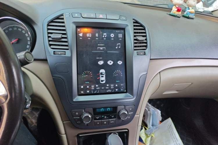 Used Buick Regal 2012 2.0L Comfort Edition Audio And AC Panel