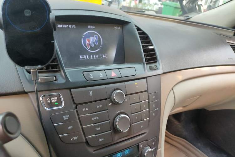 Used Buick Regal 2012 2.0L Luxury Edition Audio And AC Panel