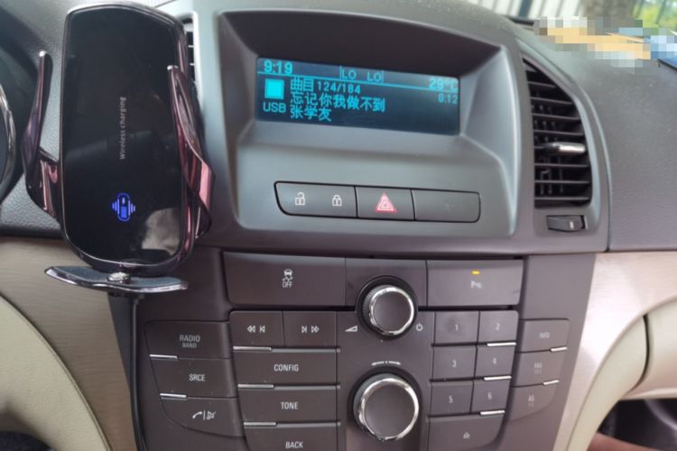 Used Buick Regal 2012 2.0L Comfort Edition Audio And AC Panel