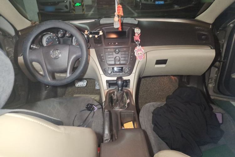 Used Buick Regal 2012 2.0L Comfort Edition Center Console