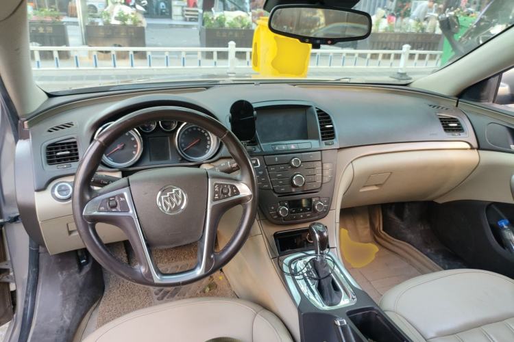 Used Buick Regal 2012 2.0L Luxury Edition Center Console