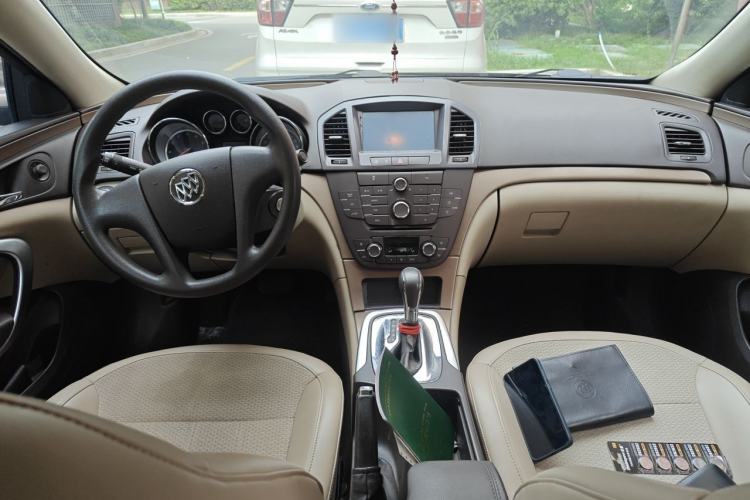 Used Buick Regal 2012 2.0L Comfort Edition Center Console