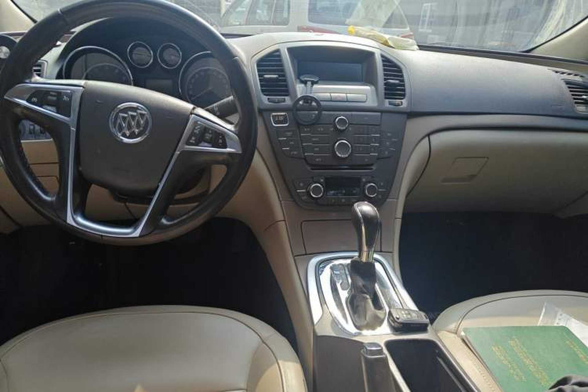 Used Buick Regal 2012 2.0L Luxury Edition Center Console
