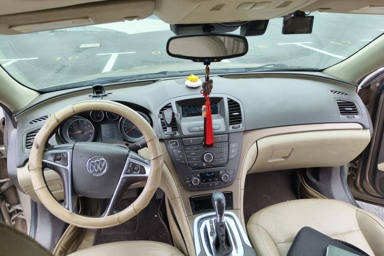 Used Buick Regal 2012 2.0L Luxury Edition Center Console