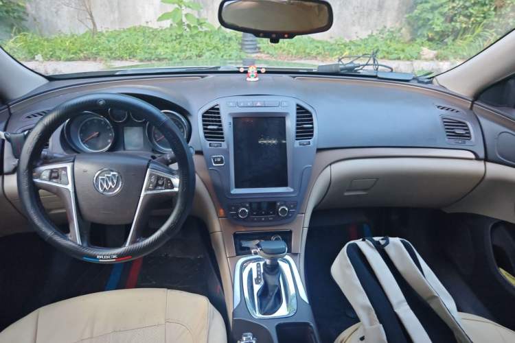 Used Buick Regal 2012 2.0L Luxury Edition Center Console
