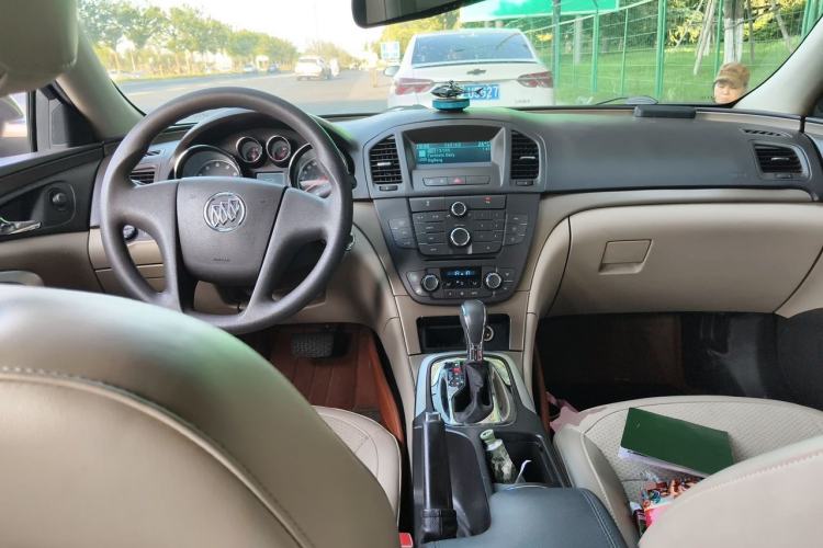 Used Buick Regal 2012 2.0L Comfort Edition Center Console