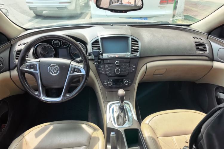 Used Buick Regal 2012 2.0L Luxury Edition Center Console
