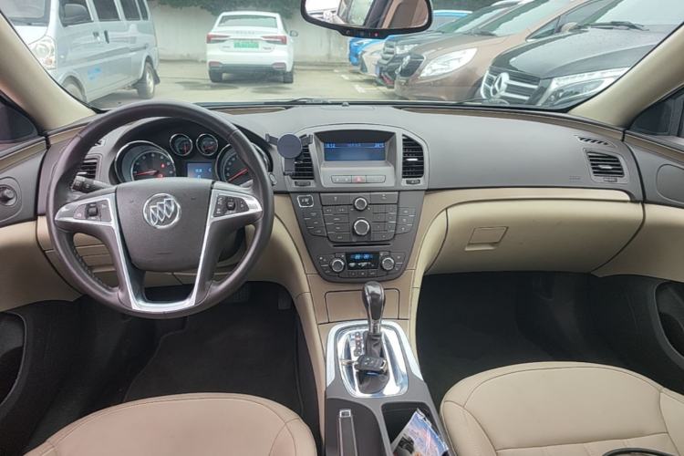 Used Buick Regal 2012 2.0L Luxury Edition Center Console