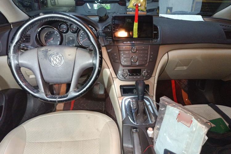 Used Buick Regal 2012 2.0L Comfort Edition Center Console