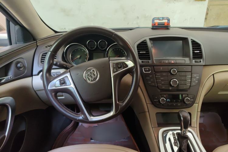 Used Buick Regal 2012 2.0L Luxury Edition Center Console