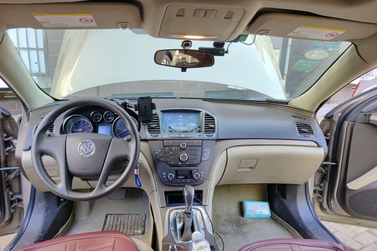 Used Buick Regal 2012 2.0L Comfort Edition Center Console