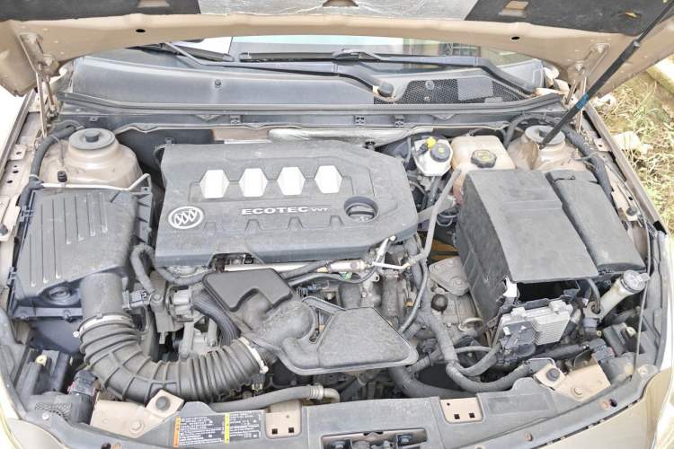 Used Buick Regal 2012 2.0L Comfort Edition Engine Bay