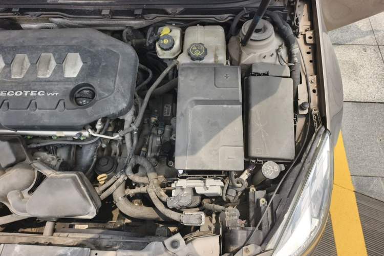 Used Buick Regal 2012 2.0L Luxury Edition Engine Bay Left
