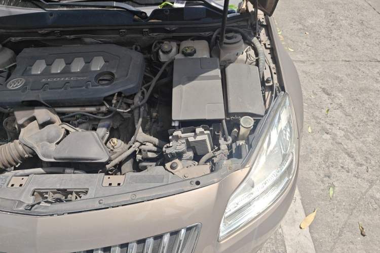 Used Buick Regal 2012 2.0L Comfort Edition Engine Bay Left