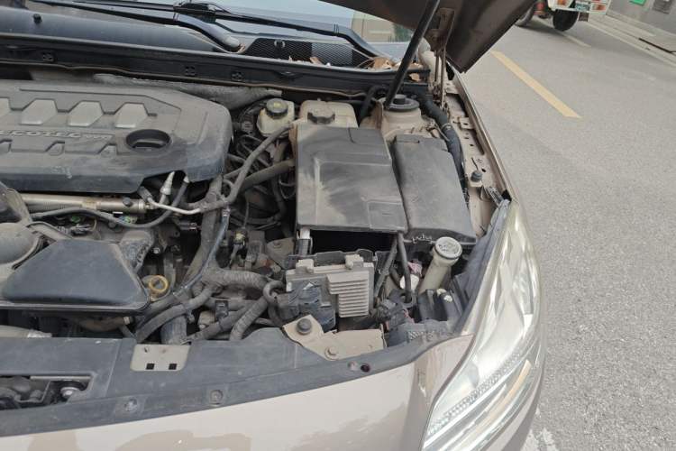 Used Buick Regal 2012 2.0L Comfort Edition Engine Bay Left