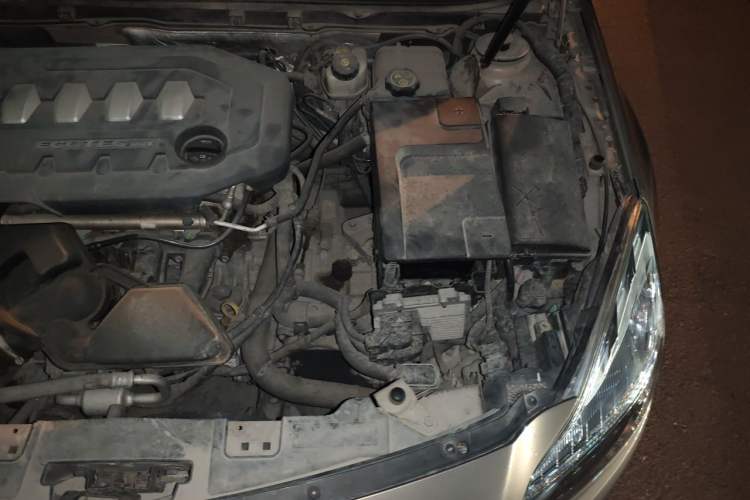 Used Buick Regal 2012 2.0L Comfort Edition Engine Bay Left
