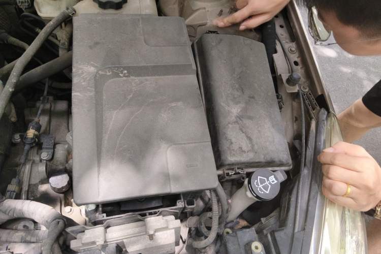 Used Buick Regal 2012 2.0L Comfort Edition Engine Bay Left
