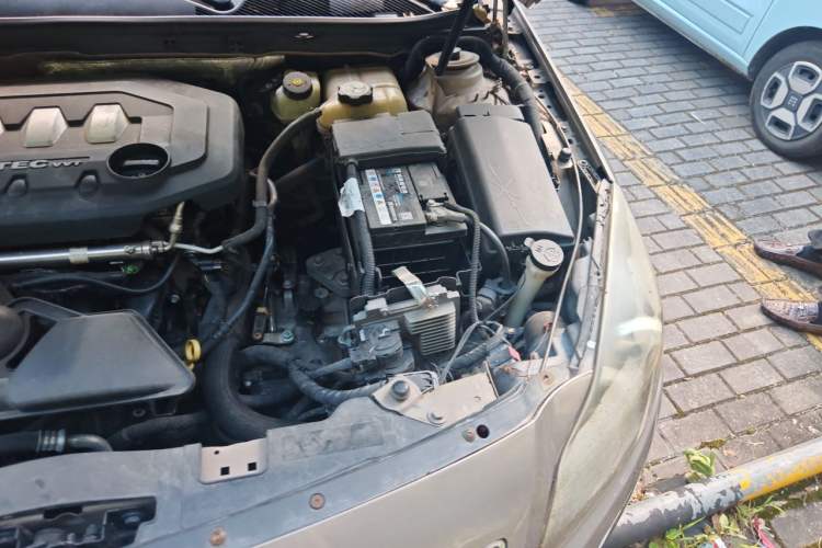 Used Buick Regal 2012 2.0L Luxury Edition Engine Bay Left