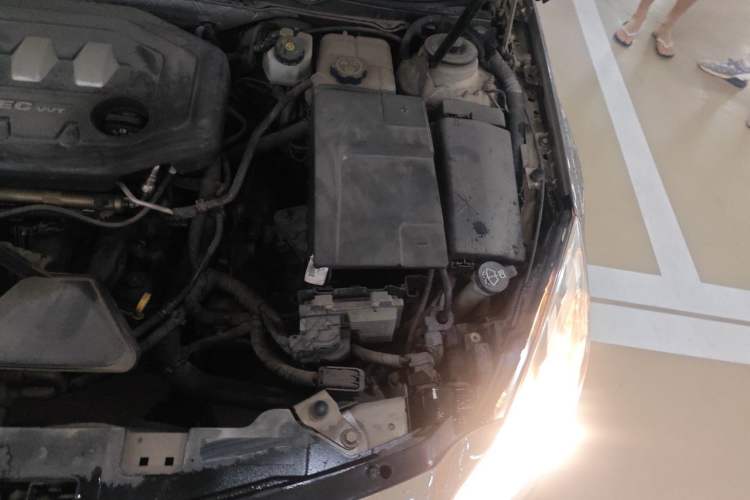 Used Buick Regal 2012 2.0L Comfort Edition Engine Bay Left