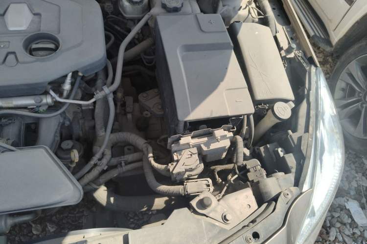 Used Buick Regal 2012 2.0L Comfort Edition Engine Bay Left