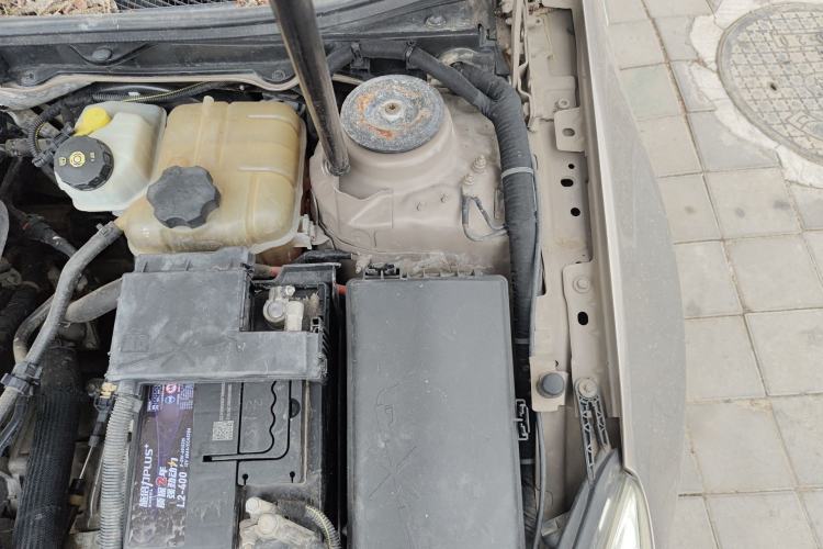 Used Buick Regal 2012 2.0L Comfort Edition Engine Bay Left