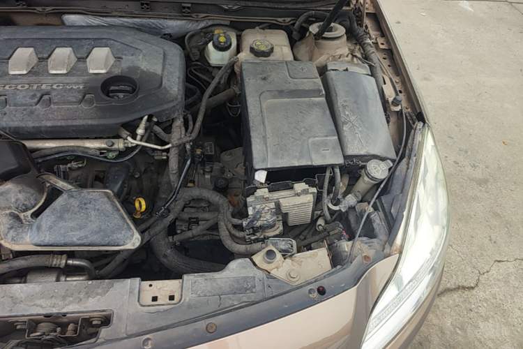 Used Buick Regal 2012 2.0L Luxury Edition Engine Bay Left