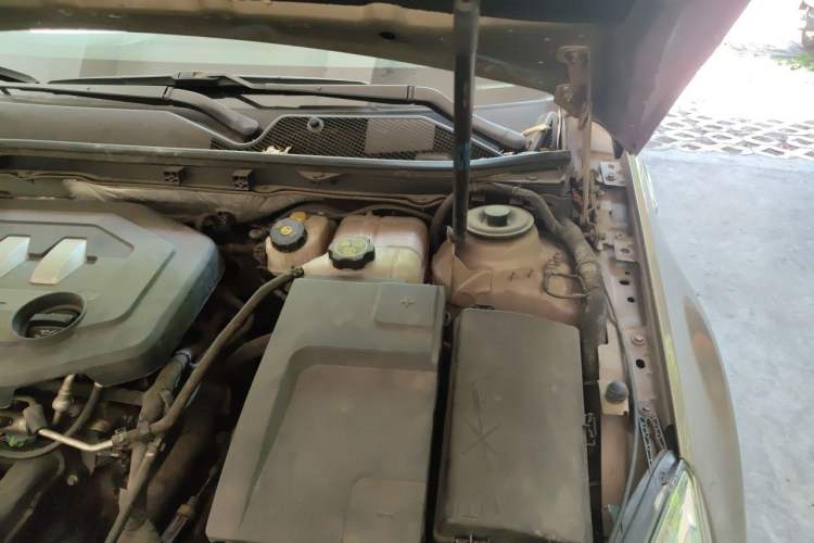 Used Buick Regal 2012 2.0L Luxury Edition Engine Bay Left