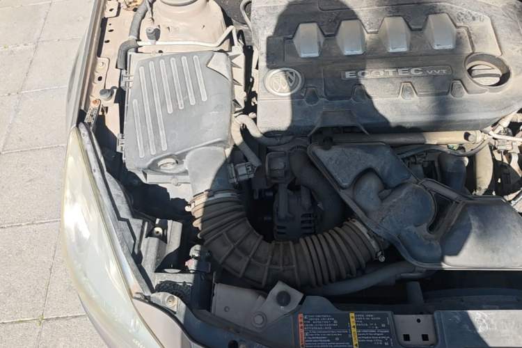 Used Buick Regal 2012 2.0L Comfort Edition Engine Bay Right