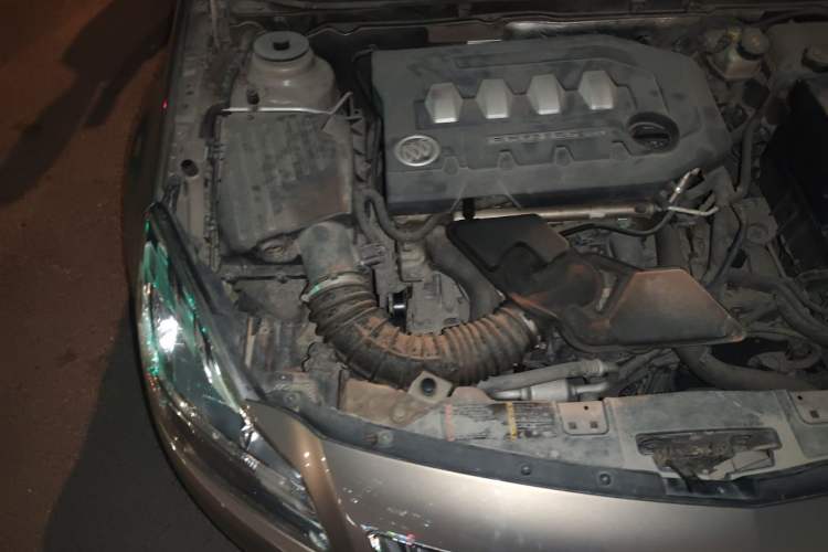 Used Buick Regal 2012 2.0L Comfort Edition Engine Bay Right