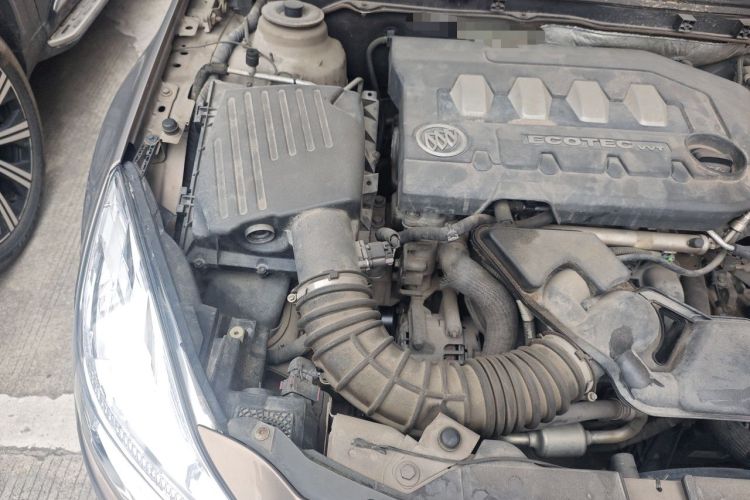 Used Buick Regal 2012 2.0L Comfort Edition Engine Bay Right