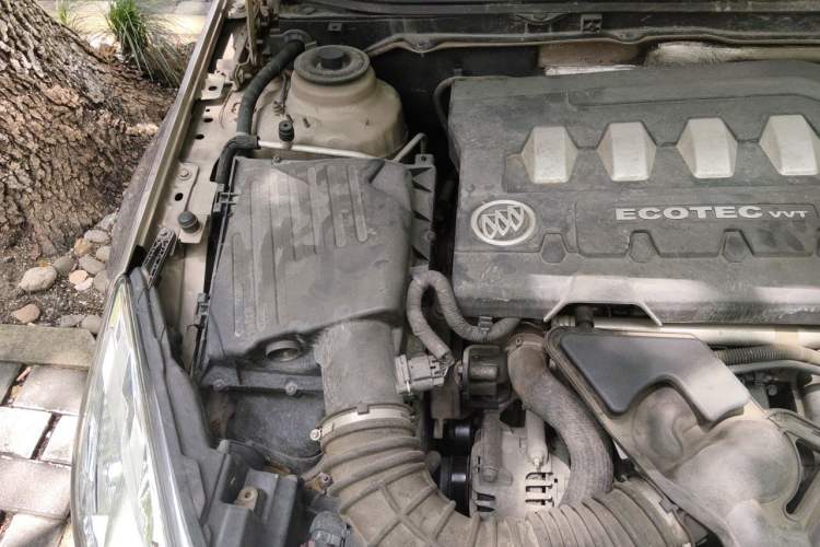 Used Buick Regal 2012 2.0L Comfort Edition Engine Bay Right