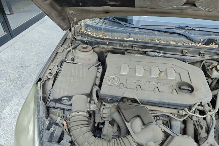 Used Buick Regal 2012 2.0L Luxury Edition Engine Bay Right