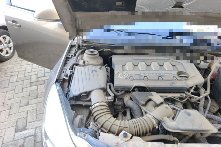 Used Buick Regal 2012 2.0L Comfort Edition Engine Bay Right