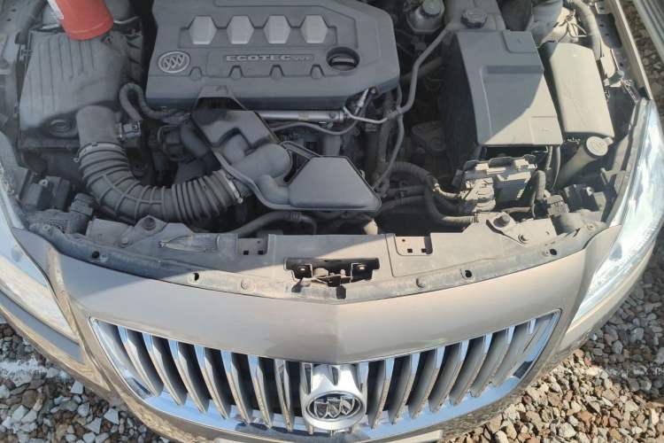 Used Buick Regal 2012 2.0L Comfort Edition Engine Bay