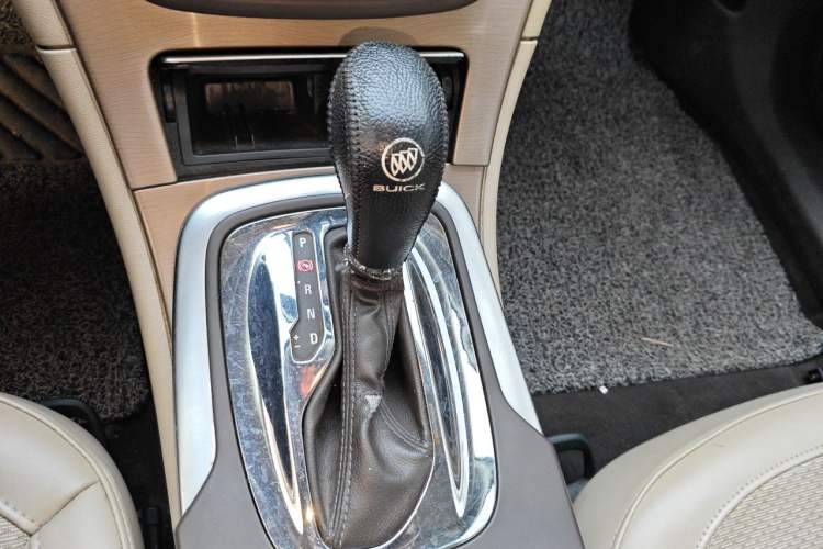 Used Buick Regal 2012 2.0L Comfort Edition Gear Lever
