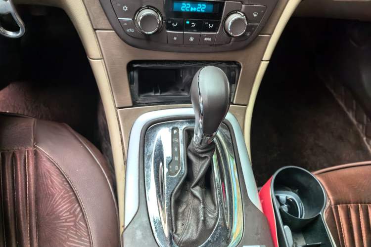 Used Buick Regal 2012 2.0L Comfort Edition Gear Lever