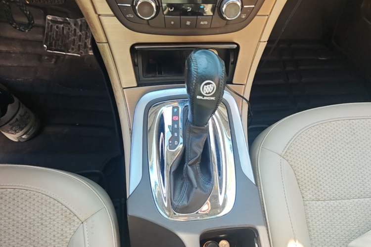 Used Buick Regal 2012 2.0L Comfort Edition Gear Lever
