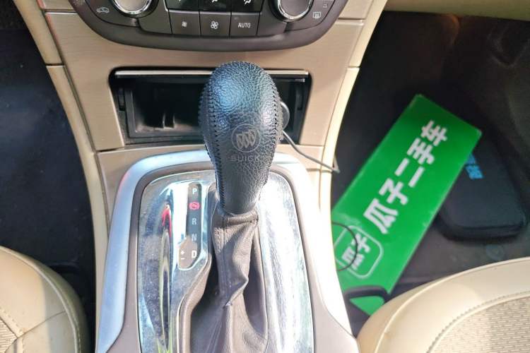 Used Buick Regal 2012 2.0L Comfort Edition Gear Lever
