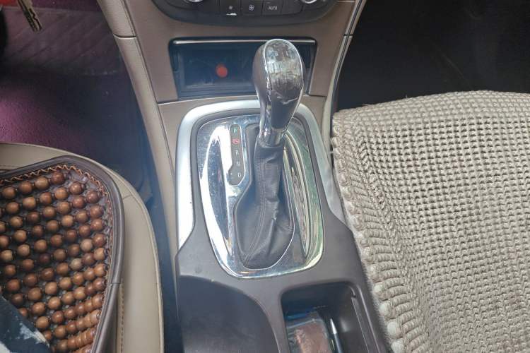 Used Buick Regal 2012 2.0L Comfort Edition Gear Lever