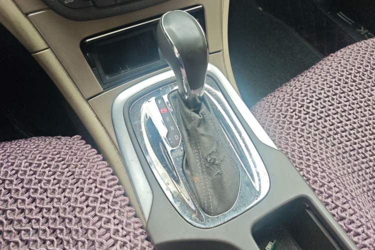 Used Buick Regal 2012 2.0L Comfort Edition Gear Lever