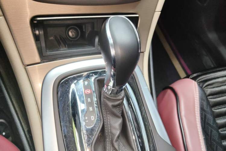 Used Buick Regal 2012 2.0L Comfort Edition Gear Lever