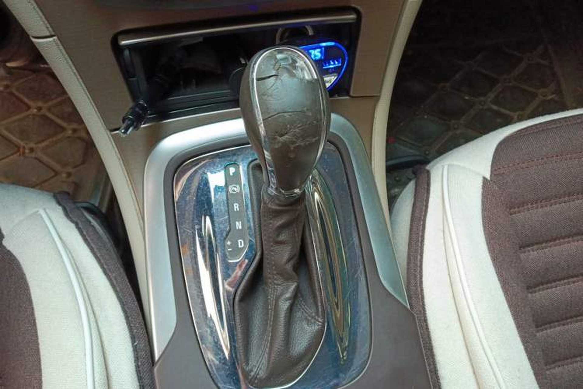Used Buick Regal 2012 2.0L Comfort Edition Gear Lever