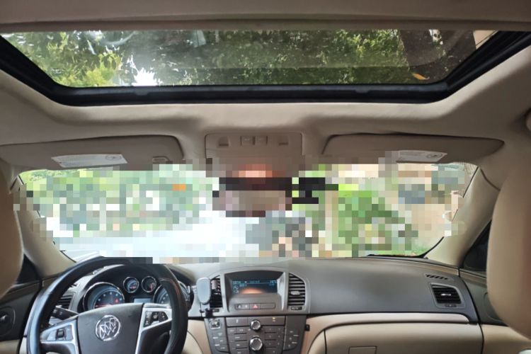 Used Buick Regal 2012 2.4L SIDI Elite Edition Headliner